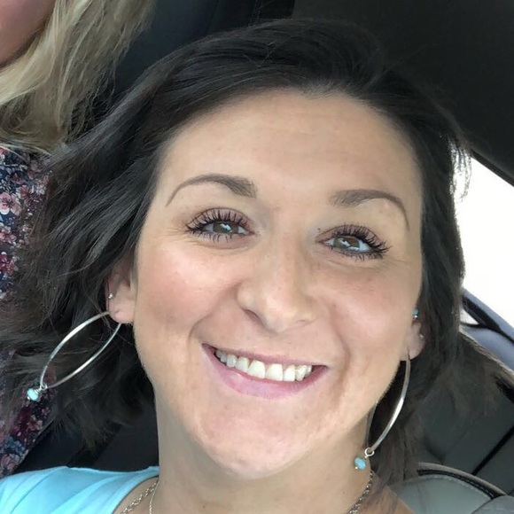 Meet your Posher, Amy - Picture 2 of 4